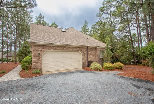 $599,000 | 2 Interlachon Drive, Pinehurst, NC 28374