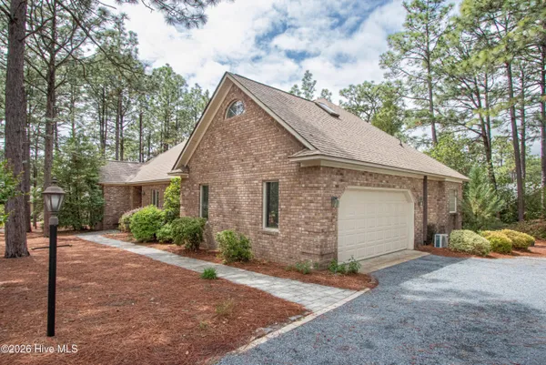 $599,000 | 2 Interlachon Drive, Pinehurst, NC 28374