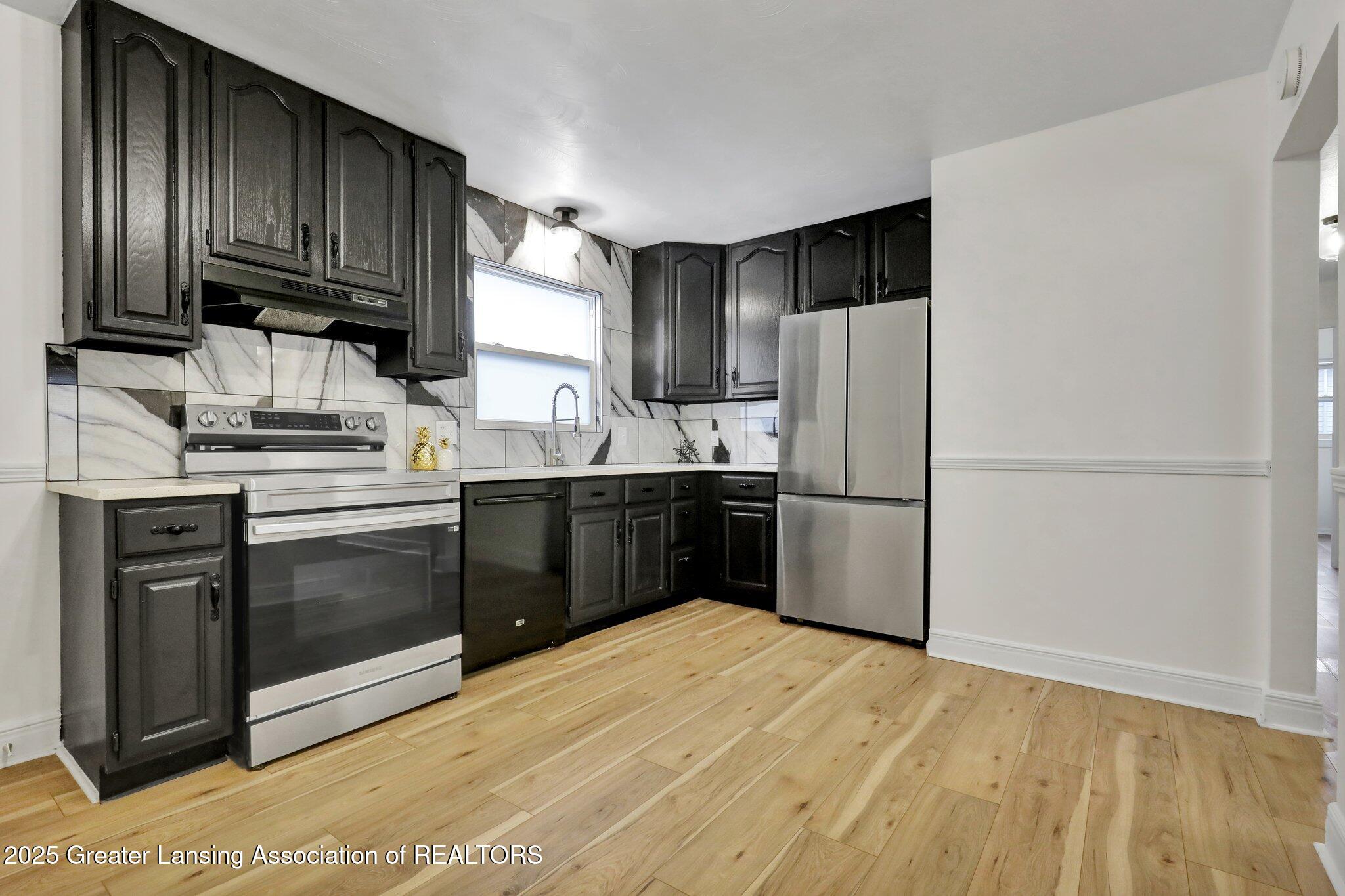 5120 Wexford Road Lansing, MI 48911 - Photo 11 of 29 9-web-or-mls-Open Ended Media-9