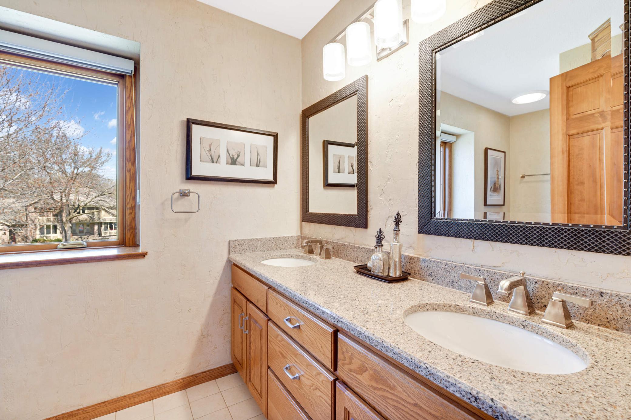 11797 Mt Curve Road Eden Prairie, MN 55347 - Photo 21 of 40