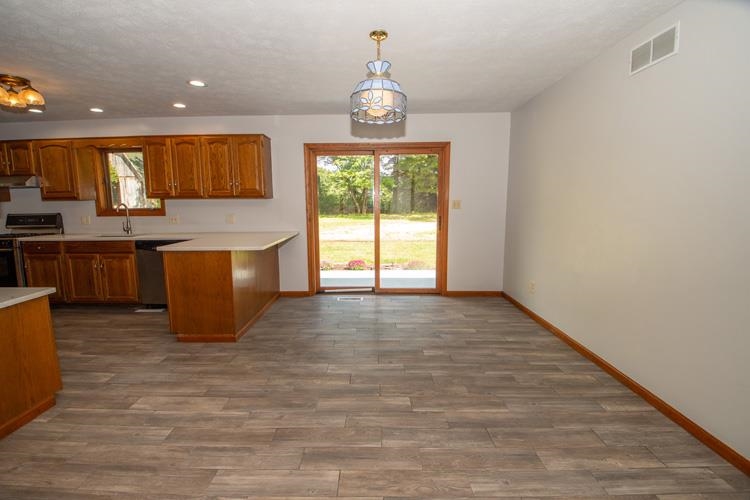 26129 Edison Road South Bend, IN 46628 - Photo 7 of 36