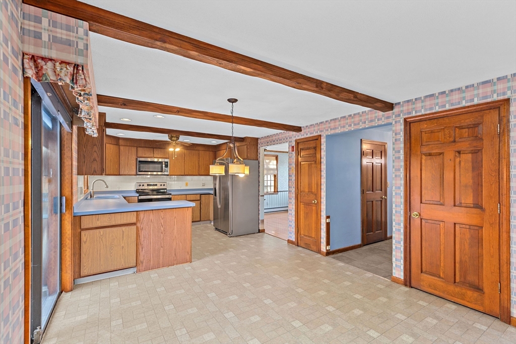 22 Long Boat Road Bourne, MA 02532 - Photo 5 of 36