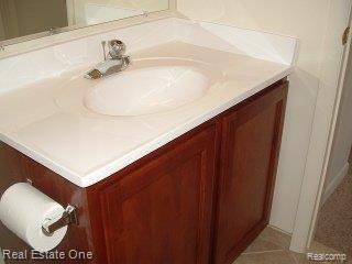 1863 Jenny Lane Rochester, MI 48309 - Photo 18 of 24 New cherry vanity #1