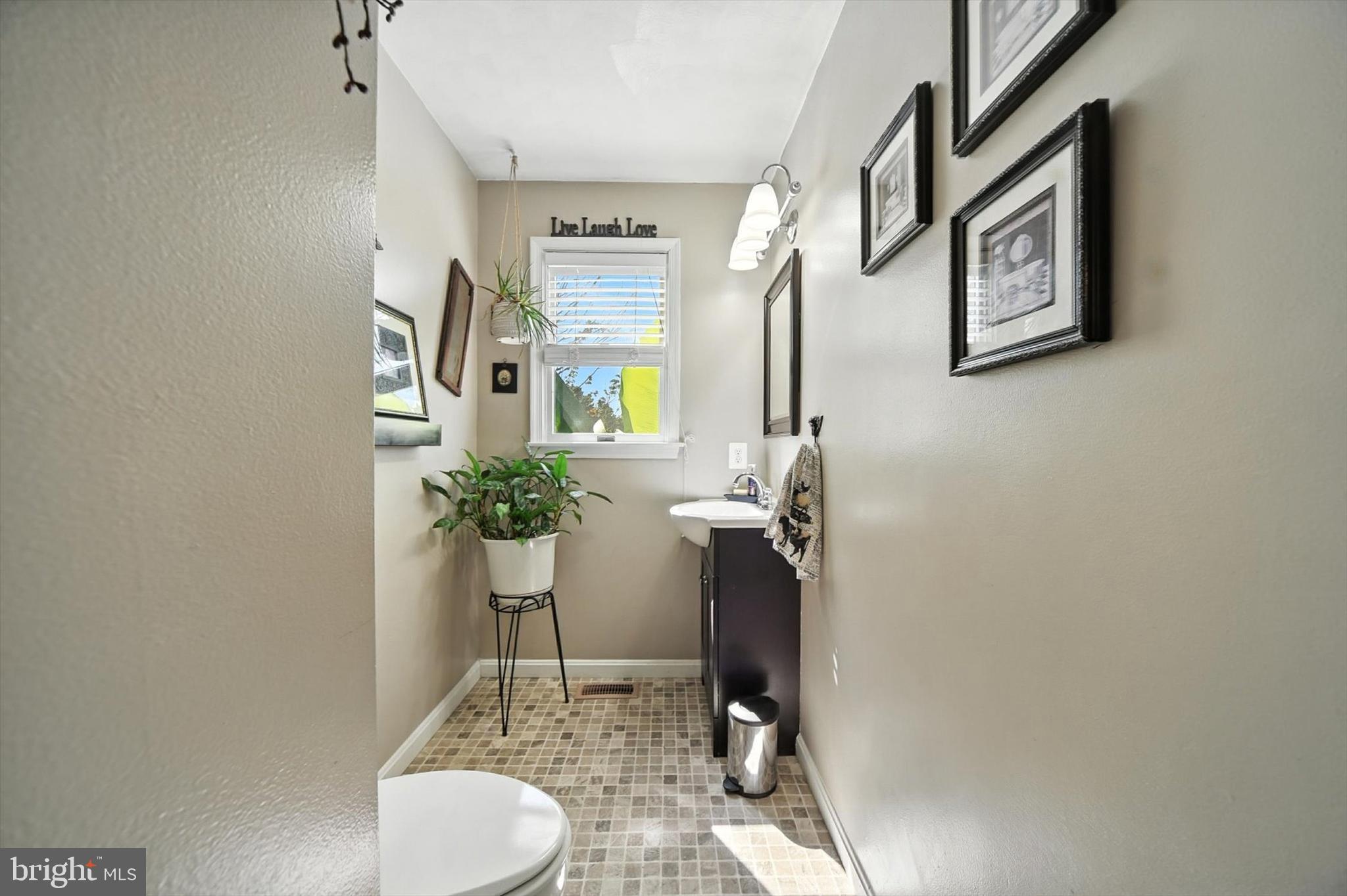 1485 Bachmans Valley Road Westminster, MD 21158 - Photo 17 of 60 a view of bathroom