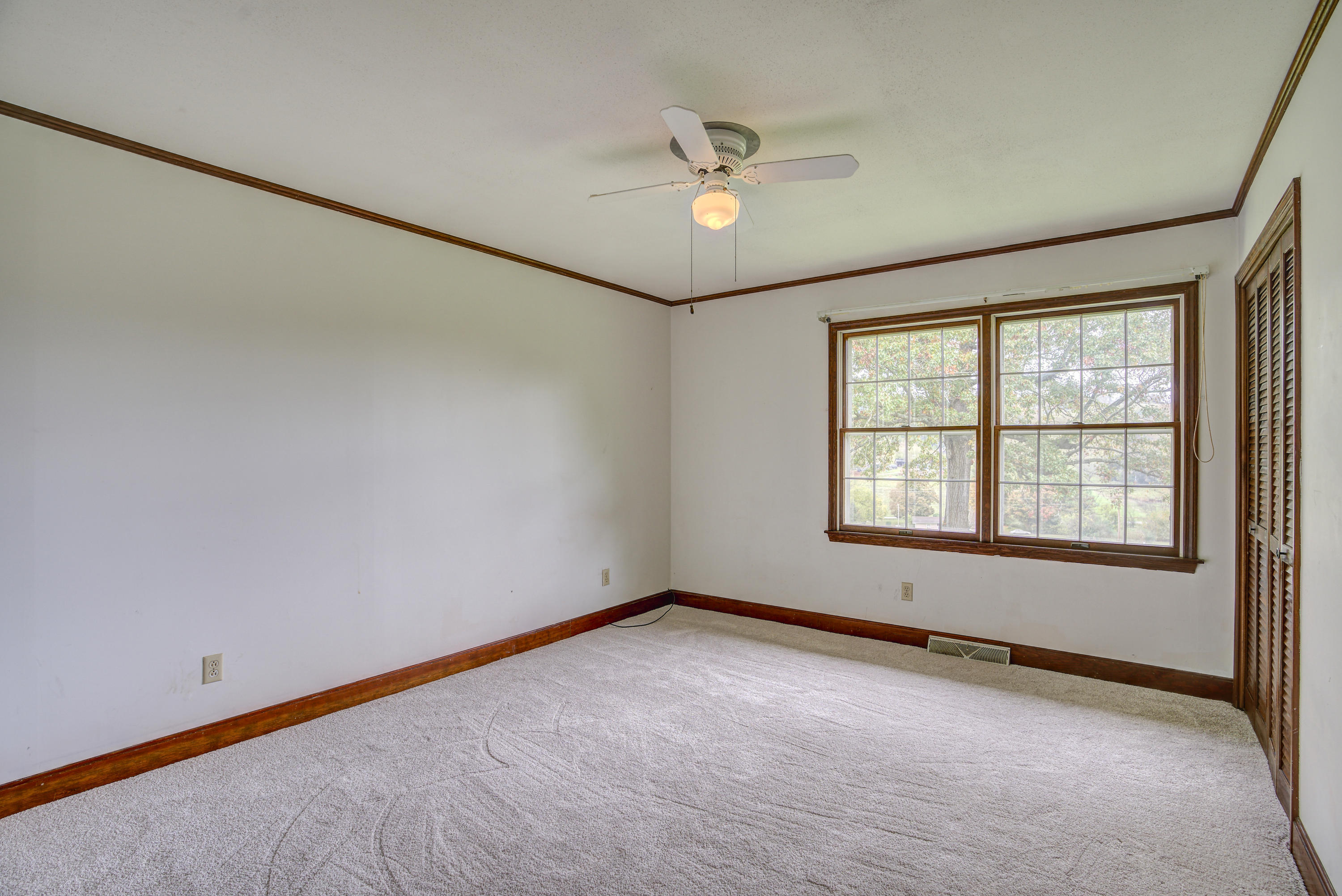 7675 Warrensburg Road Mosheim, TN 37818 - Photo 21 of 64 WarrensINT- (18 of 37)