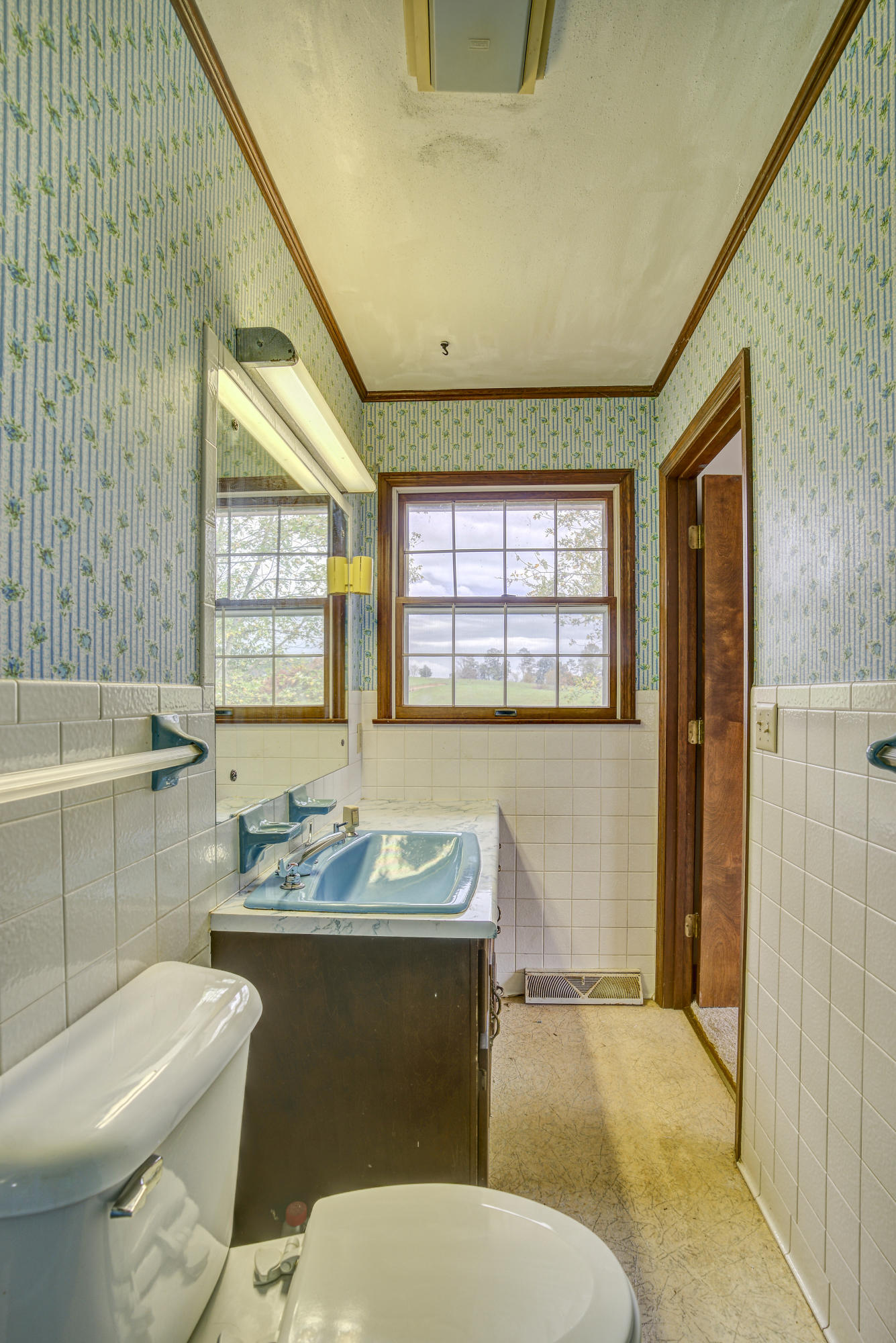7675 Warrensburg Road Mosheim, TN 37818 - Photo 26 of 64 WarrensINT- (23 of 37)