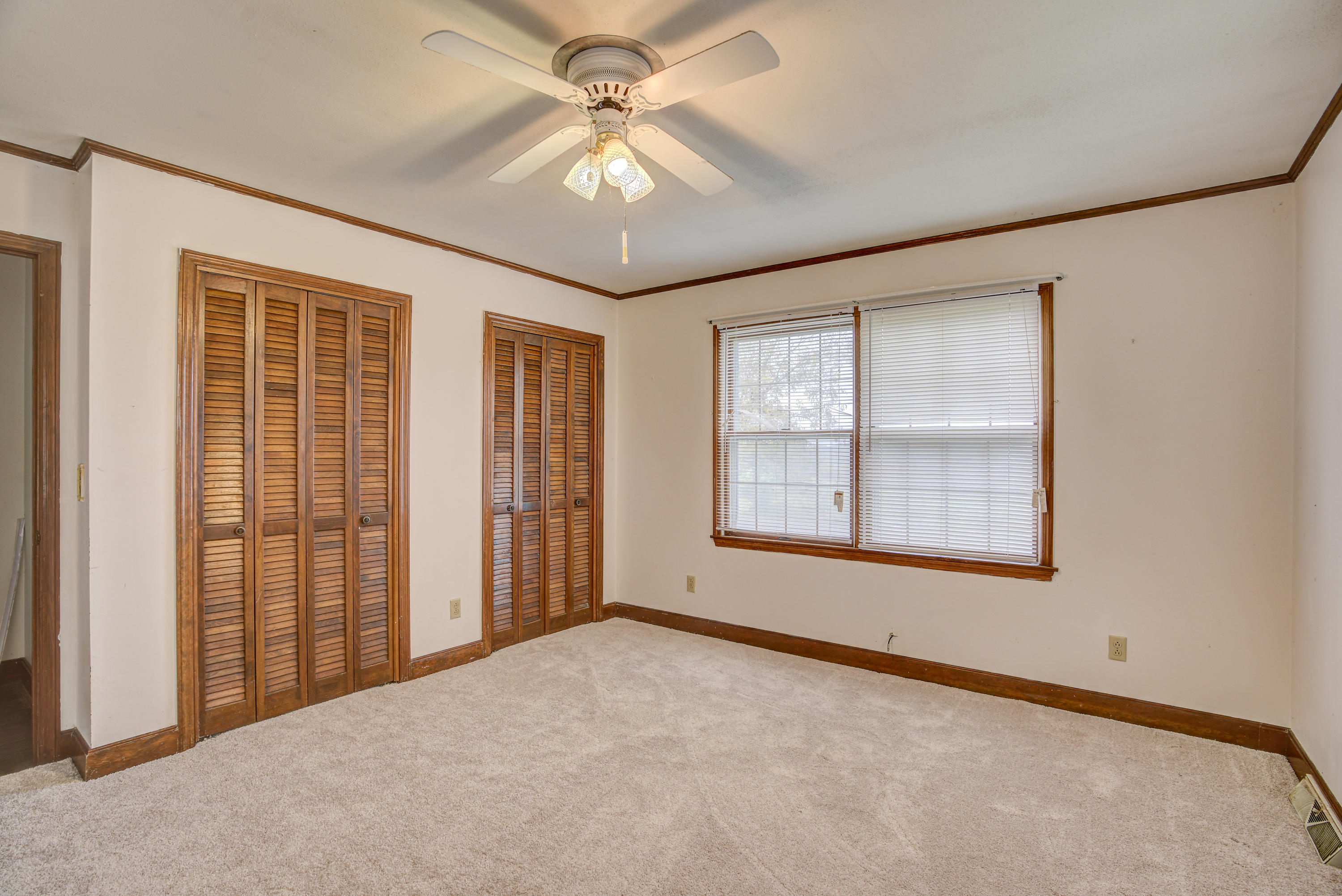 7675 Warrensburg Road Mosheim, TN 37818 - Photo 28 of 64 WarrensINT- (25 of 37)