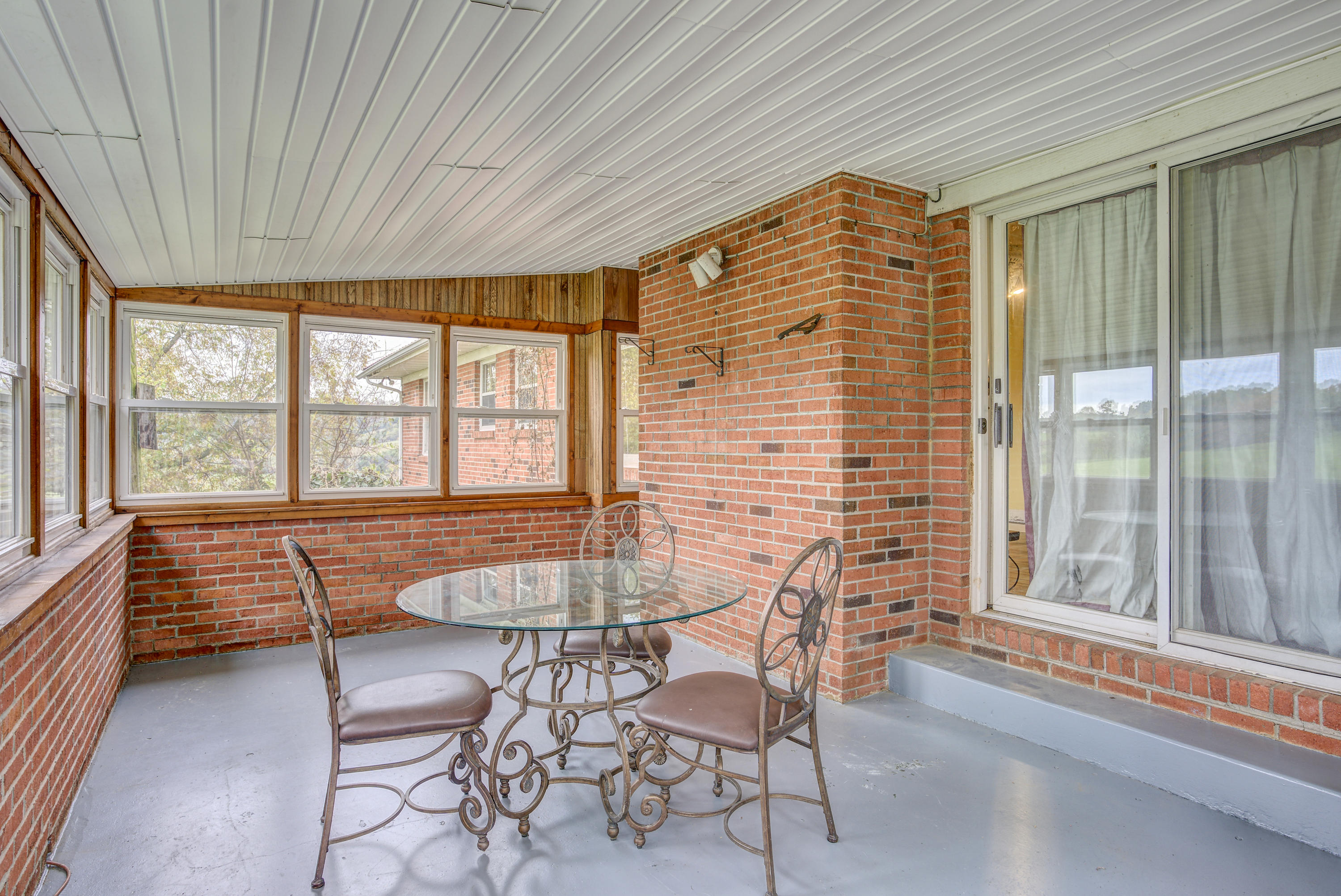 7675 Warrensburg Road Mosheim, TN 37818 - Photo 40 of 64 WarrensINT- (37 of 37)