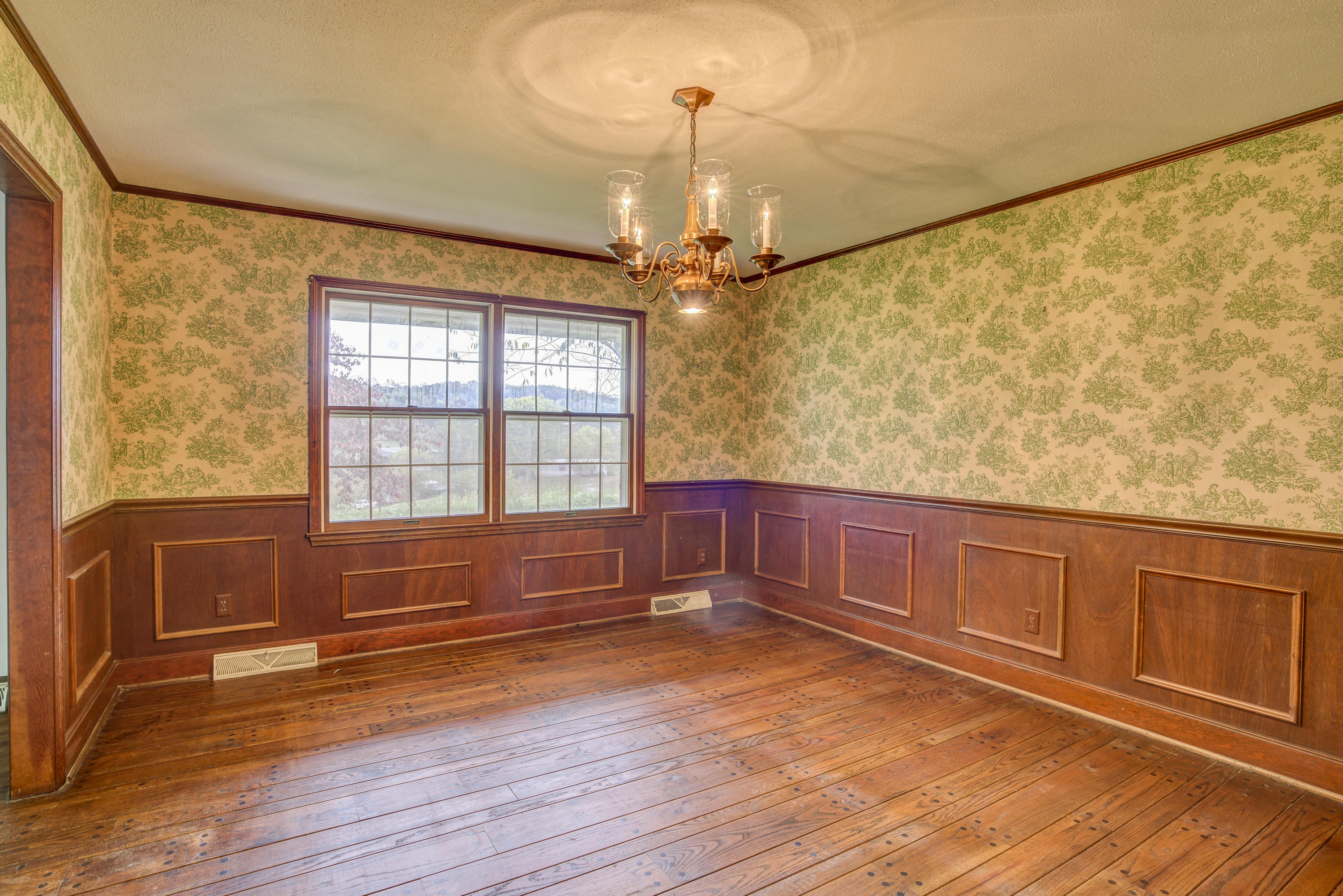 7675 Warrensburg Road Mosheim, TN 37818 - Photo 5 of 64 WarrensINT- (2 of 37)