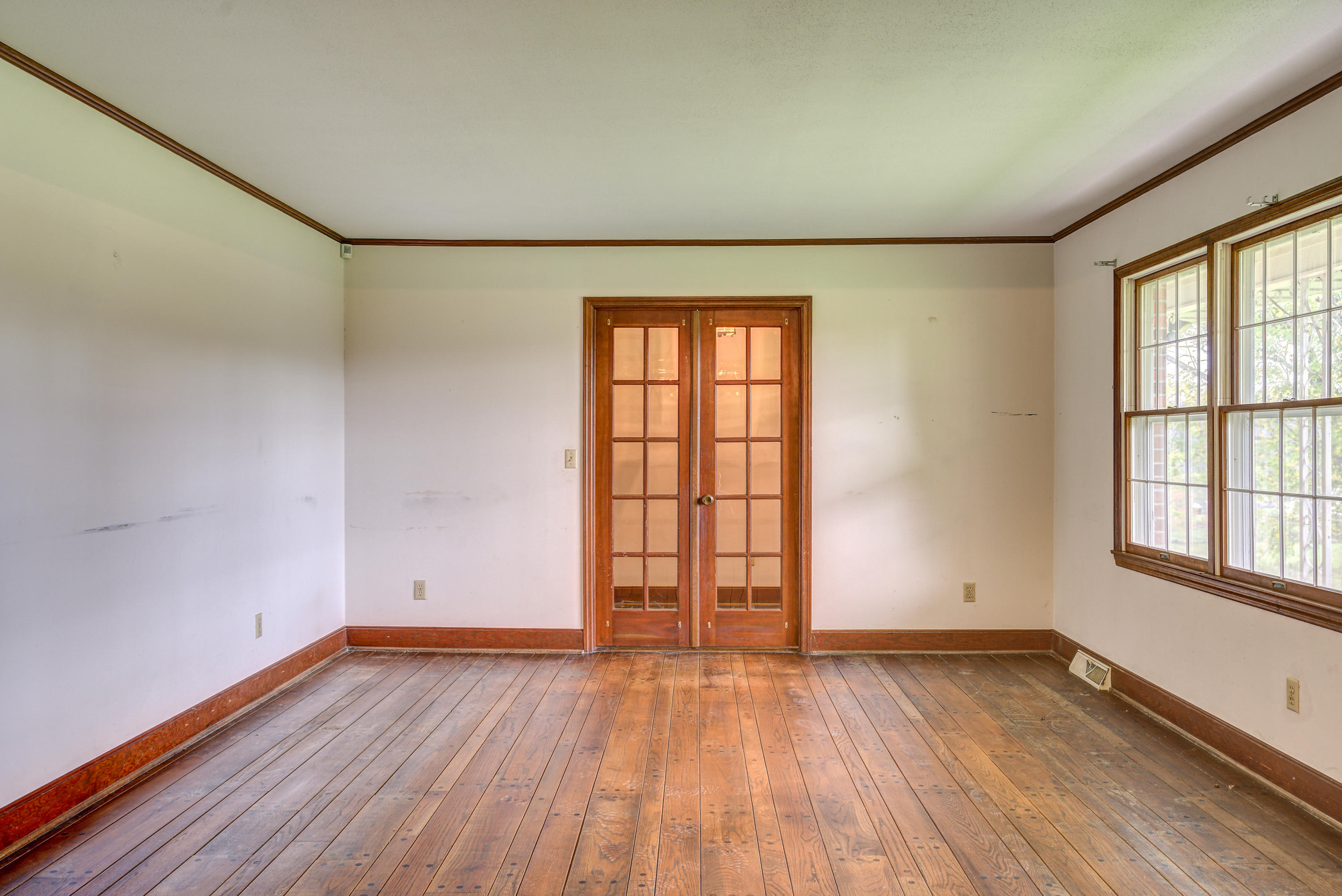 7675 Warrensburg Road Mosheim, TN 37818 - Photo 7 of 64 WarrensINT- (4 of 37)