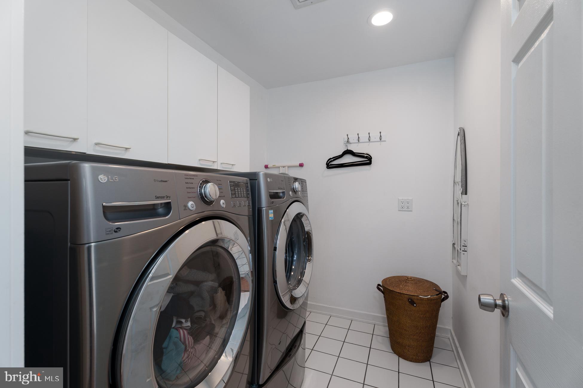 6 Andrews Lane Princeton, NJ 08540 - Photo 21 of 27 a utility room with dryer and washer