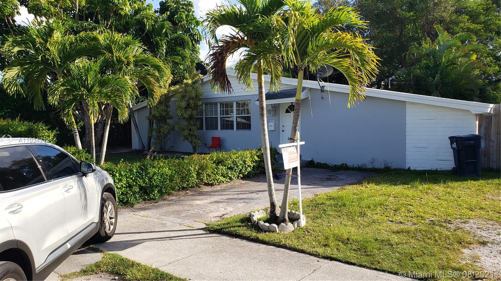 19320 Franjo Road Cutler Bay, FL 33157 - Photo 3 of 23