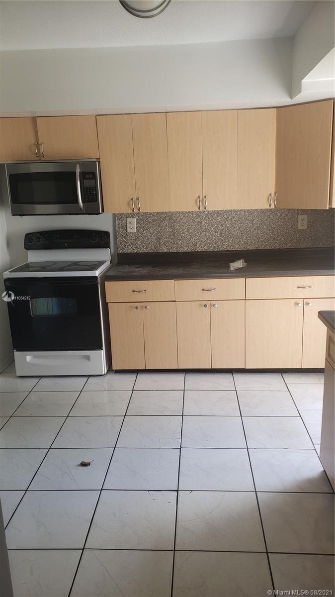 19320 Franjo Road Cutler Bay, FL 33157 - Photo 4 of 23