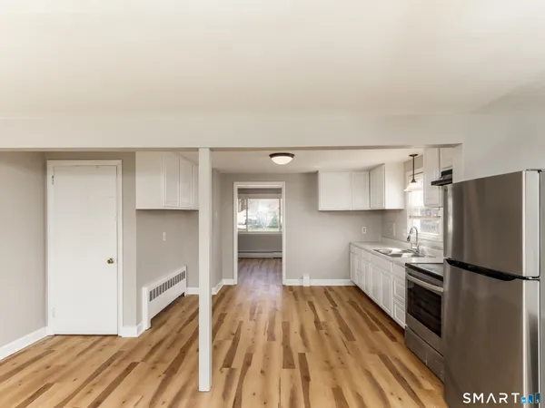 $2,700 | 97 Brussels Avenue, Wethersfield, CT 06109