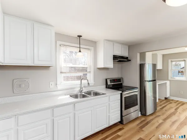 $2,700 | 97 Brussels Avenue, Wethersfield, CT 06109