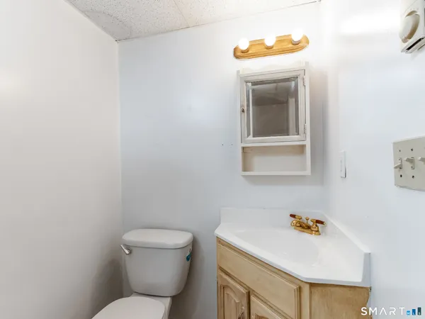 $2,700 | 97 Brussels Avenue, Wethersfield, CT 06109