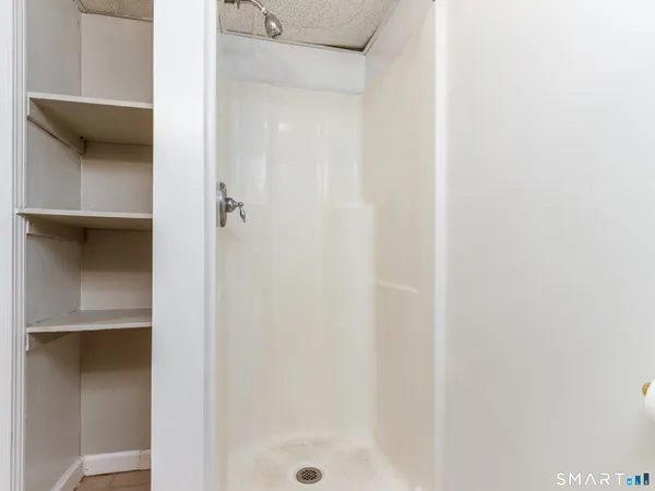 $2,700 | 97 Brussels Avenue, Wethersfield, CT 06109