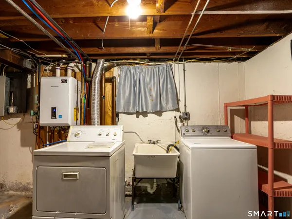 $2,700 | 97 Brussels Avenue, Wethersfield, CT 06109