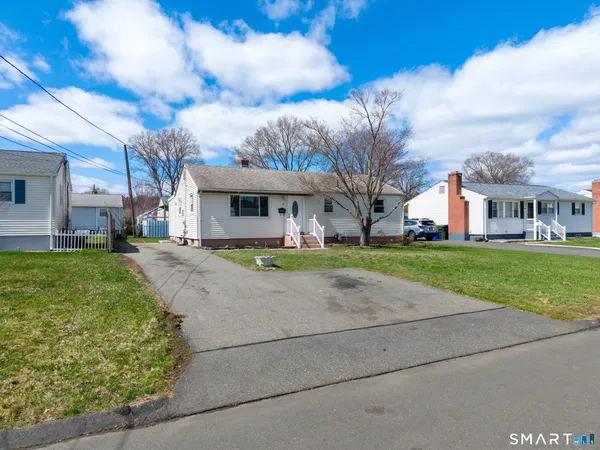 $2,700 | 97 Brussels Avenue, Wethersfield, CT 06109