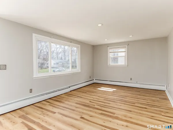 $2,700 | 97 Brussels Avenue, Wethersfield, CT 06109