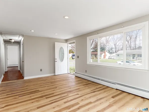 $2,700 | 97 Brussels Avenue, Wethersfield, CT 06109