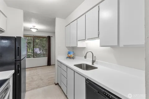 $399,000 | 16200 Northeast 12th Court, Unit D59, Bellevue, WA 98008