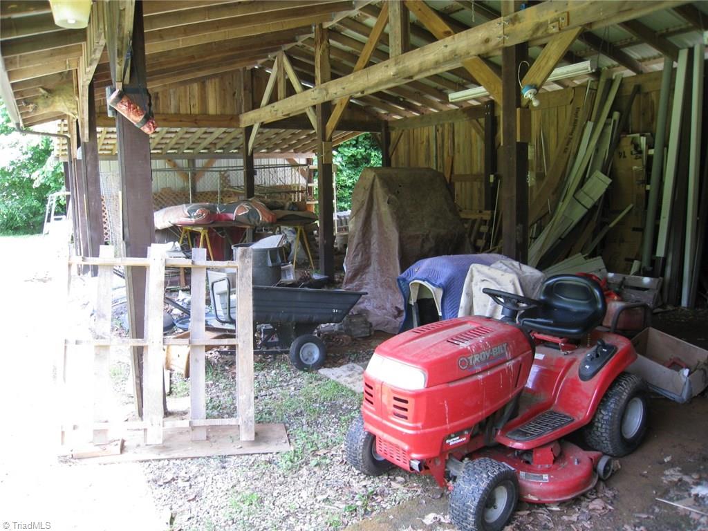 1335 Puckett Road Westfield, NC 27053 - Photo 5 of 27 Gallery Image 5