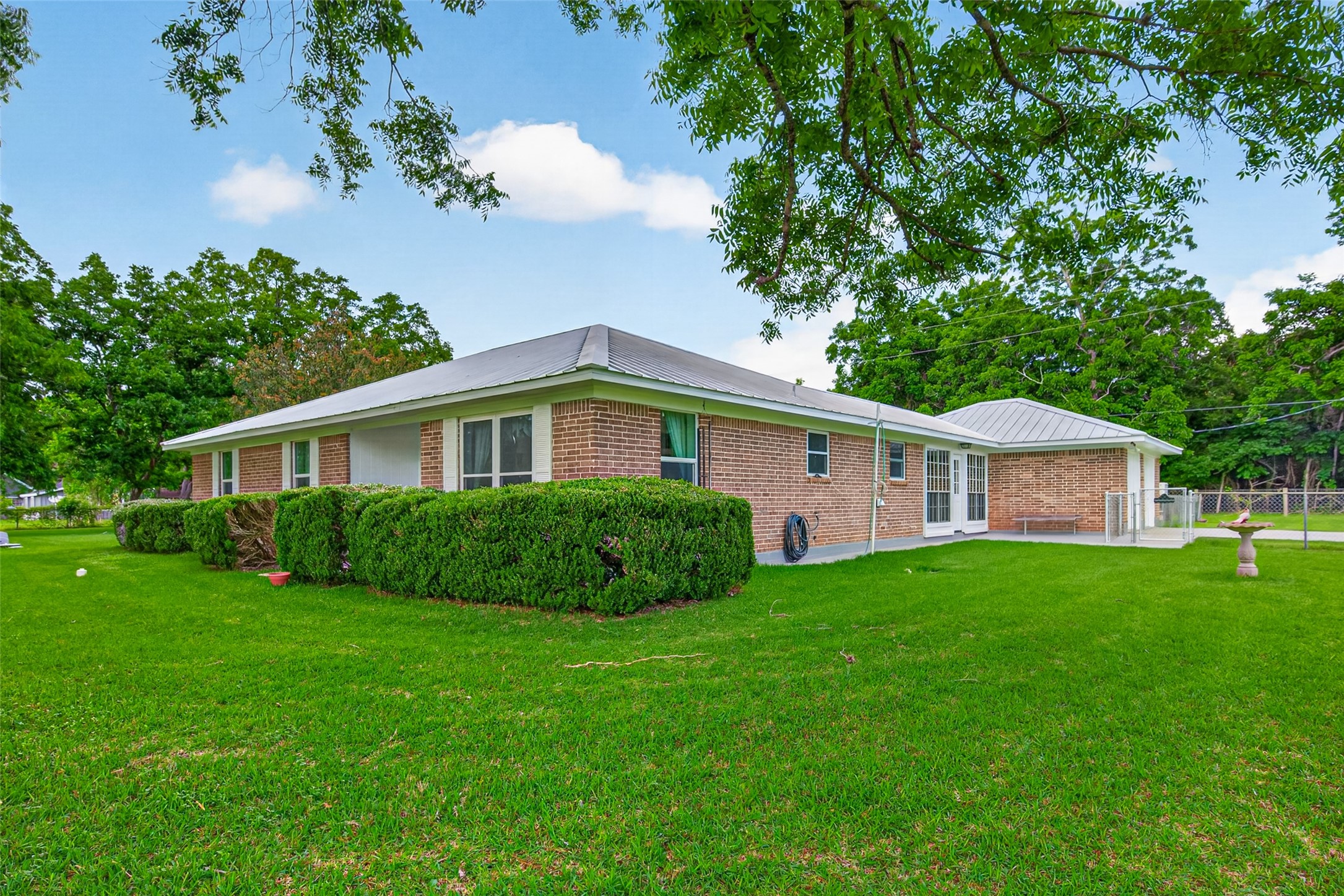1004 Wagon Road Simonton, TX 77485 - Photo 3 of 40