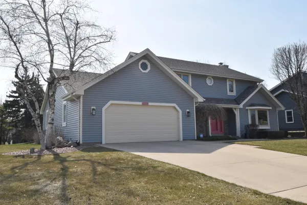 $588,500 | 4203 West Tumble Creek Court, Franklin, WI 53132