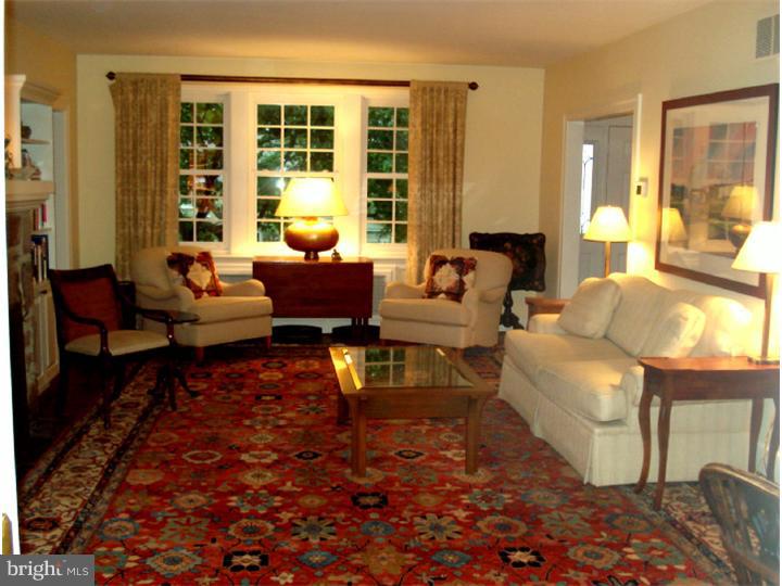 1607 Alsace Road Reading, PA 19604 - Photo 4 of 16 Gallery Image 4