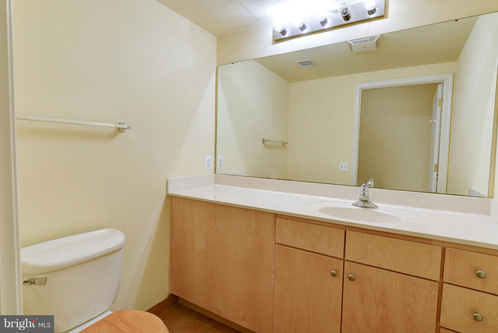 616 E Street Northwest, Unit 647 Washington, DC 20004 - Photo 6 of 30 Bath