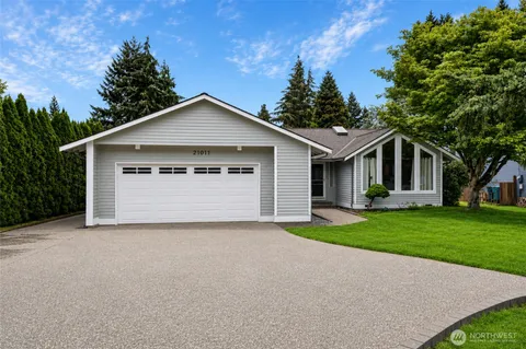 $880,000 | 21011 36th Place West, Lynnwood, WA 98036