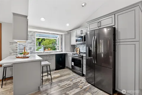 $880,000 | 21011 36th Place West, Lynnwood, WA 98036
