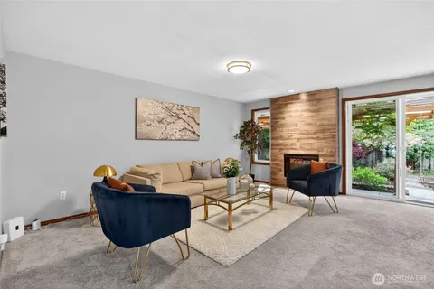 $880,000 | 21011 36th Place West, Lynnwood, WA 98036