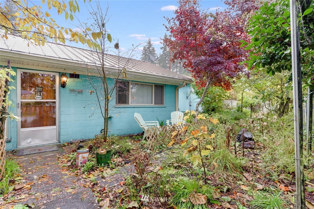 3618 Northeast 6th Place Renton, WA 98056 - Photo 1 of 25 Gallery Image 1