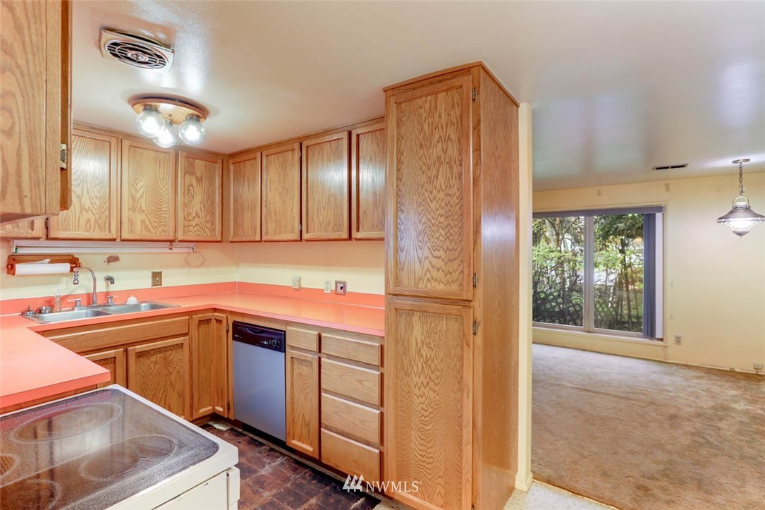 3618 Northeast 6th Place Renton, WA 98056 - Photo 12 of 25 Gallery Image 12