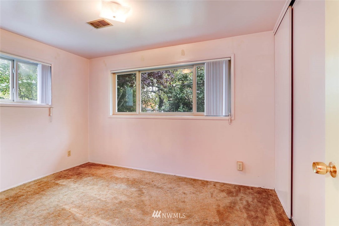 3618 Northeast 6th Place Renton, WA 98056 - Photo 21 of 25 Gallery Image 21