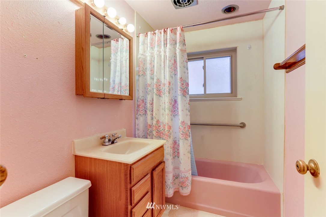 3618 Northeast 6th Place Renton, WA 98056 - Photo 23 of 25 Gallery Image 23