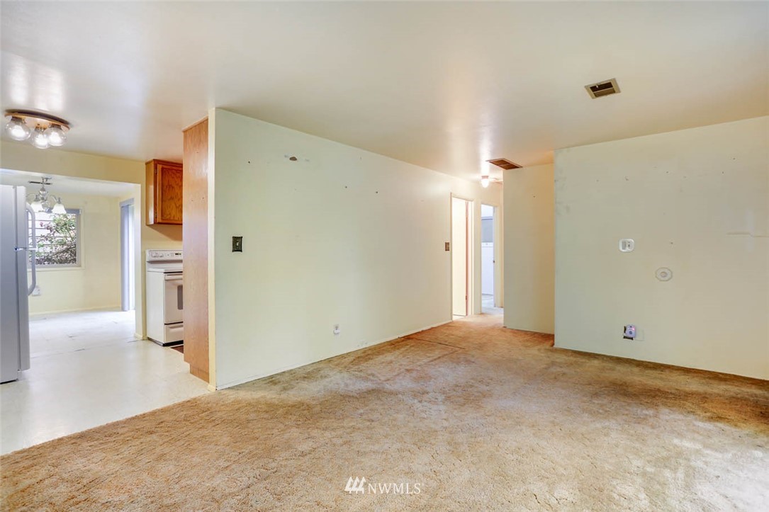 3618 Northeast 6th Place Renton, WA 98056 - Photo 9 of 25 Gallery Image 9