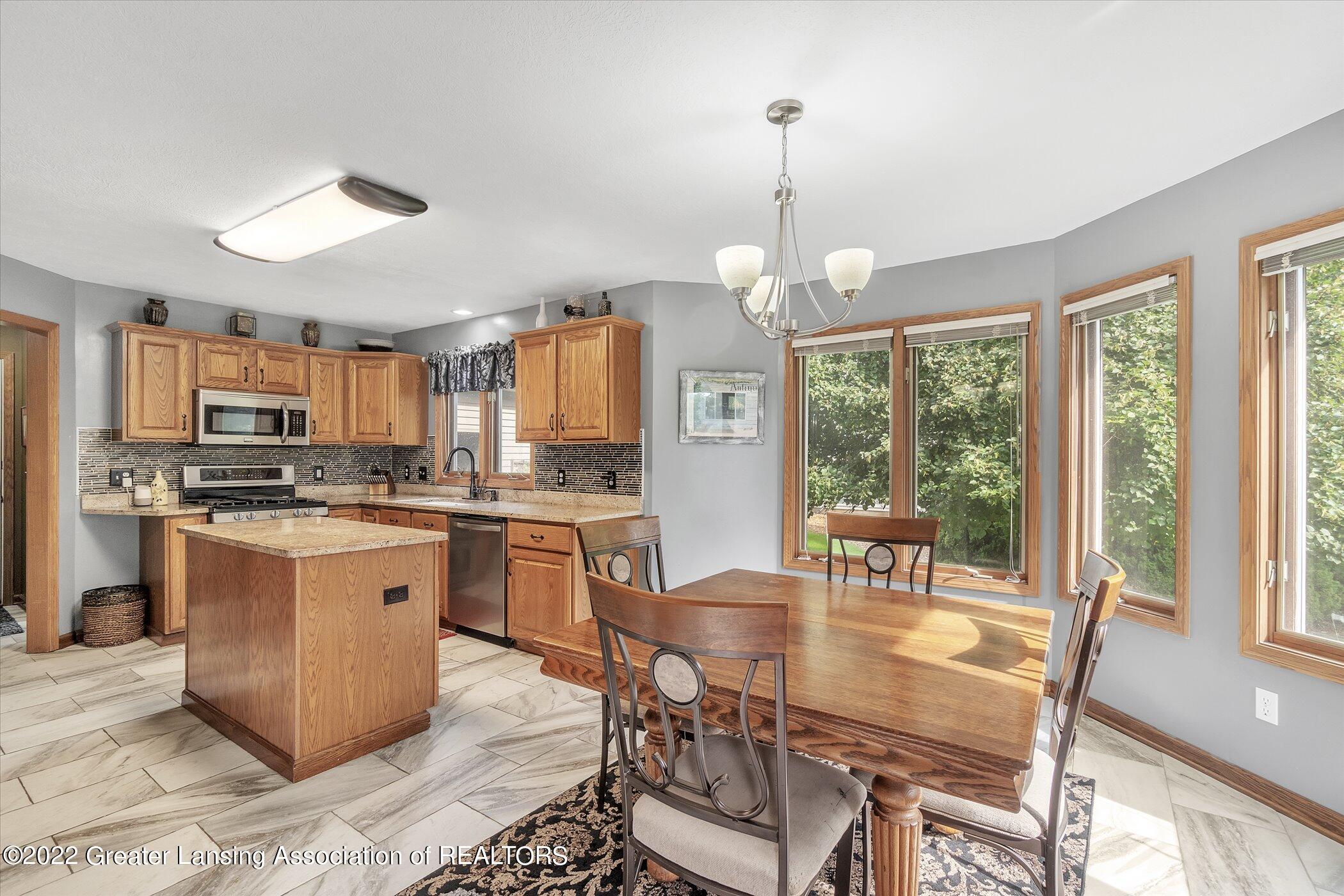 11921 Schavey Road Dewitt, MI 48820 - Photo 12 of 46 13