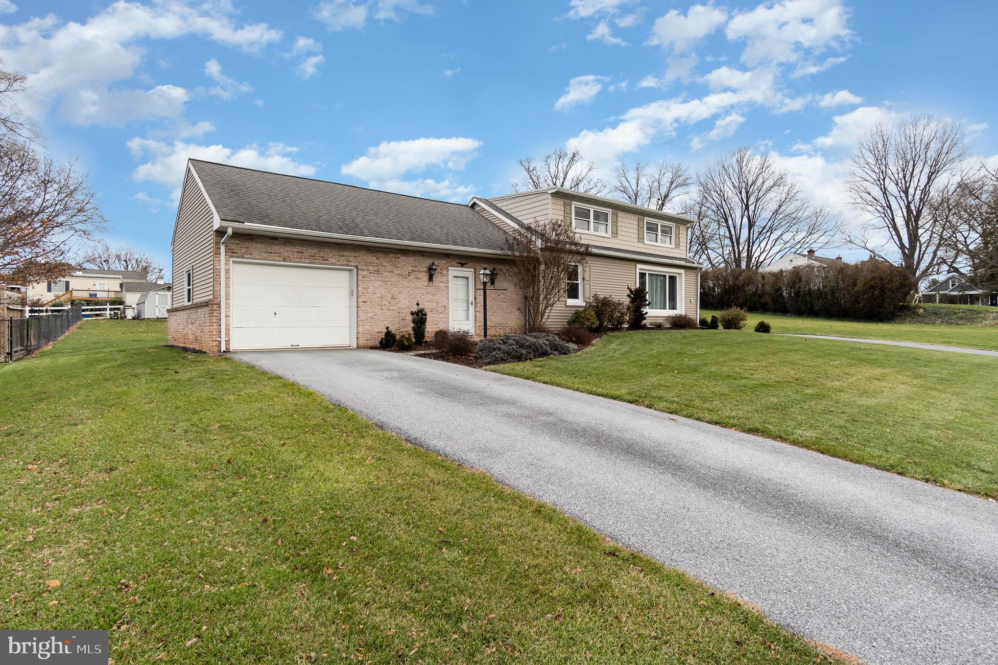 261 East Oregon Road Lititz, PA 17543 - Photo 2 of 30