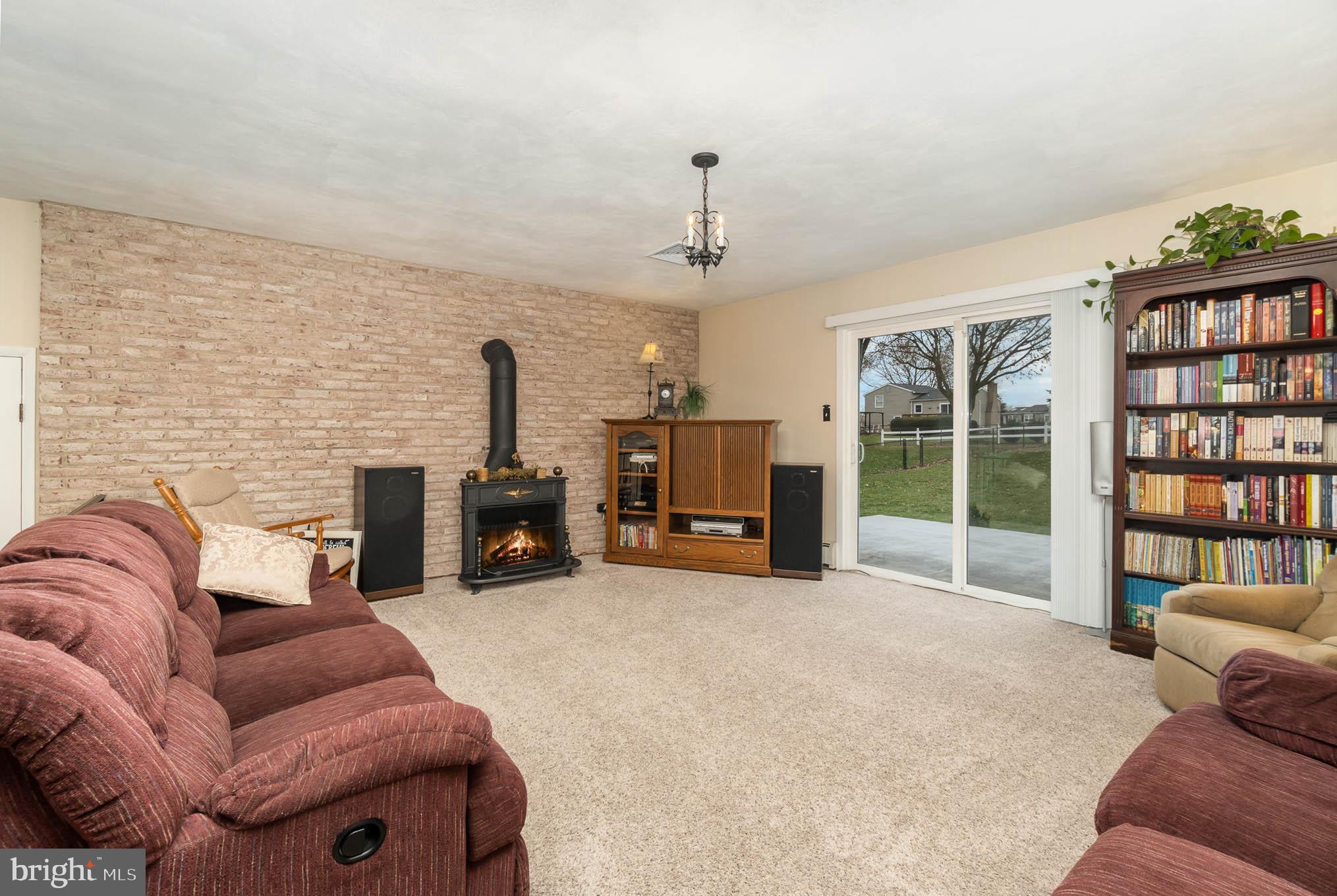 261 East Oregon Road Lititz, PA 17543 - Photo 4 of 30