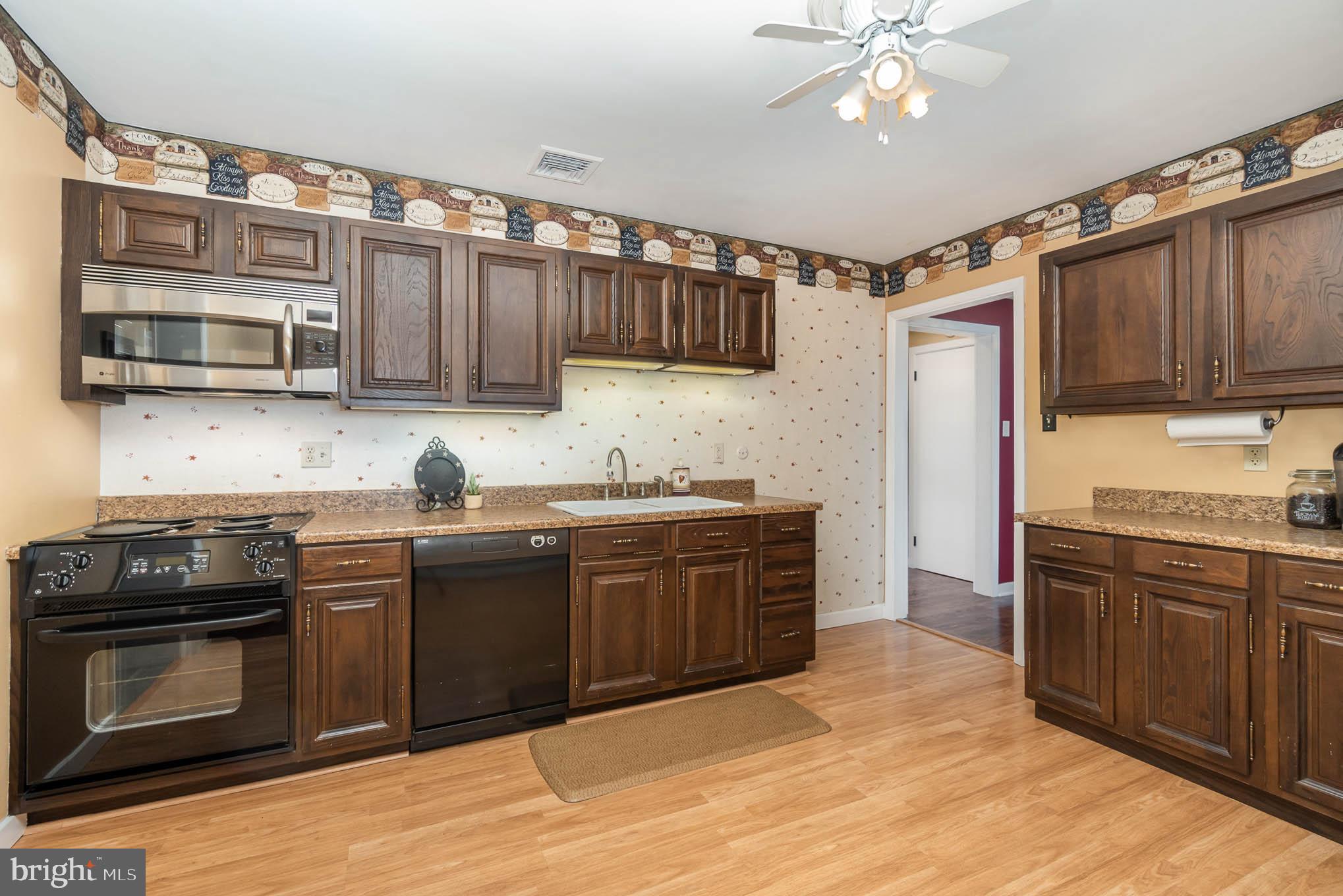 261 East Oregon Road Lititz, PA 17543 - Photo 7 of 30