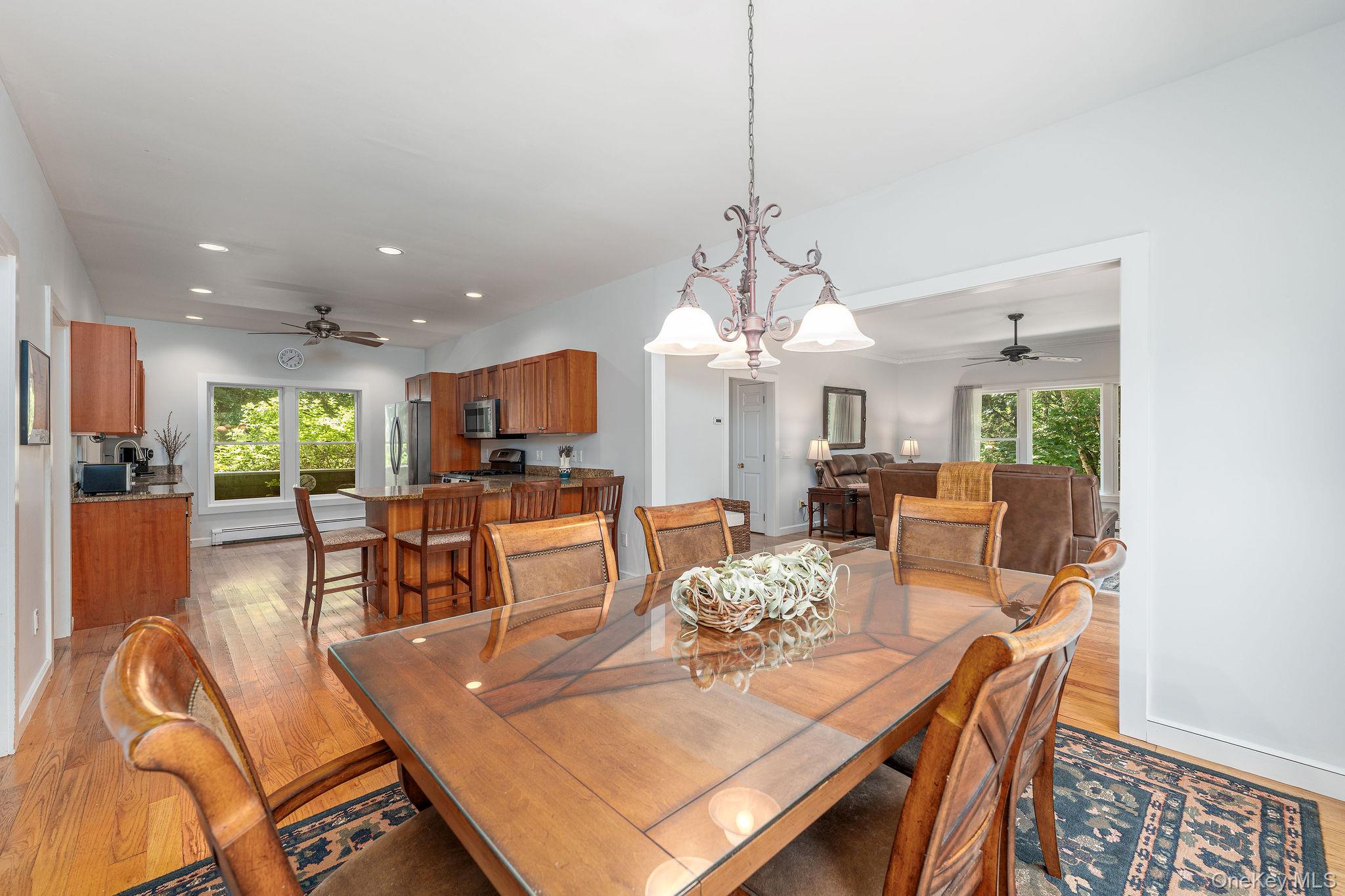 4408 Old North Road Southold, NY 11971 - Photo 10 of 36
