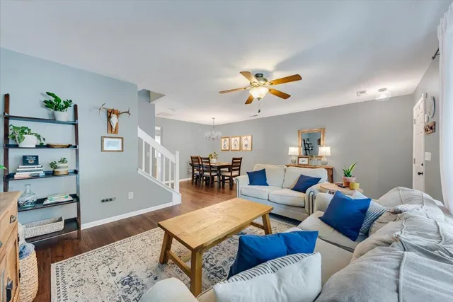 $2,250 | 454 Doane Way, Wando, SC 29492