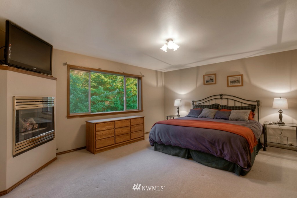 745 Southwest 337th Street Federal Way, WA 98023 - Photo 19 of 25