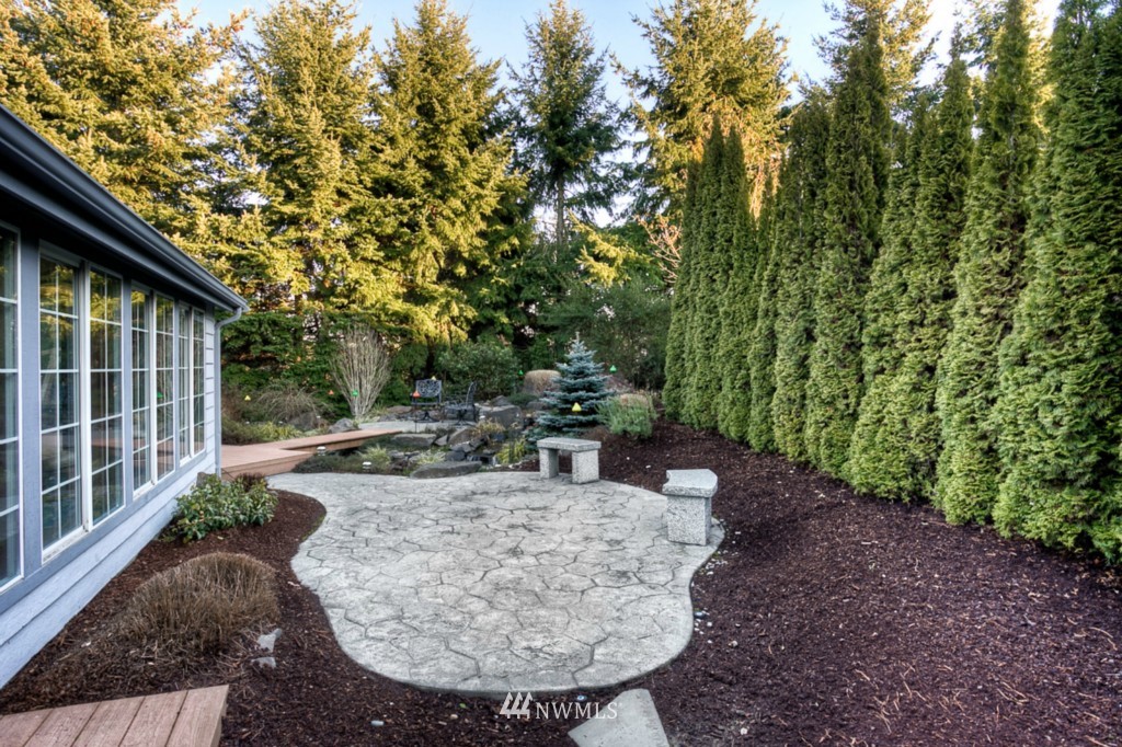 745 Southwest 337th Street Federal Way, WA 98023 - Photo 3 of 25