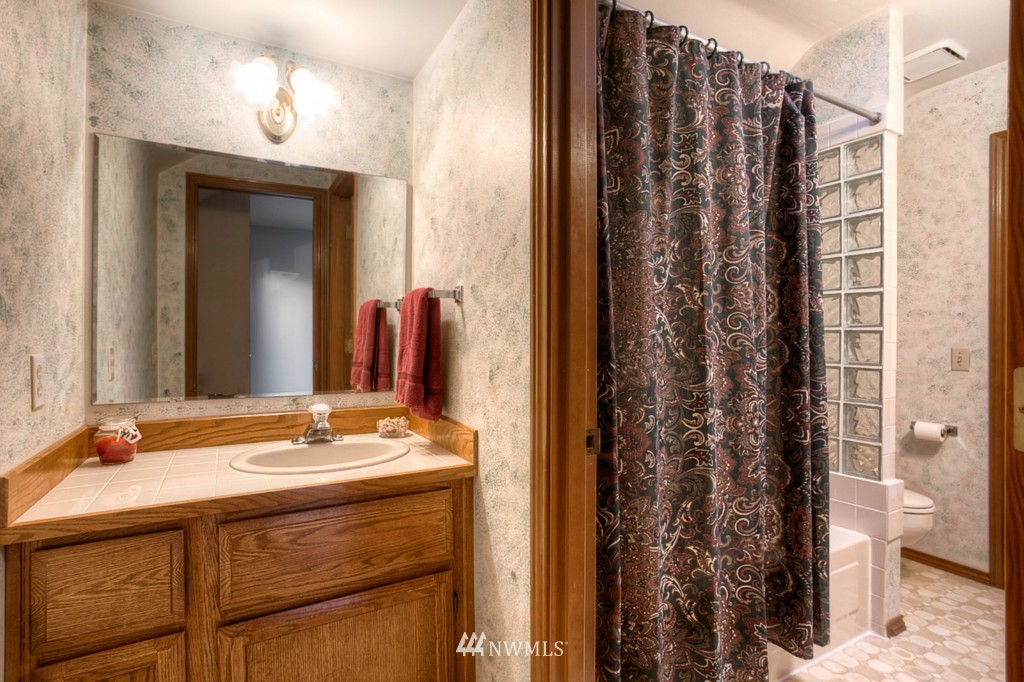 745 Southwest 337th Street Federal Way, WA 98023 - Photo 24 of 25