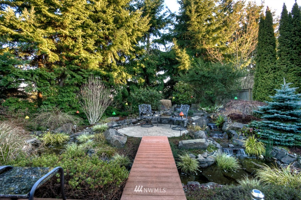745 Southwest 337th Street Federal Way, WA 98023 - Photo 6 of 25