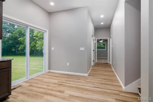 $350,000 | 18347 Windy Hill Road, Staunton, IL 62088